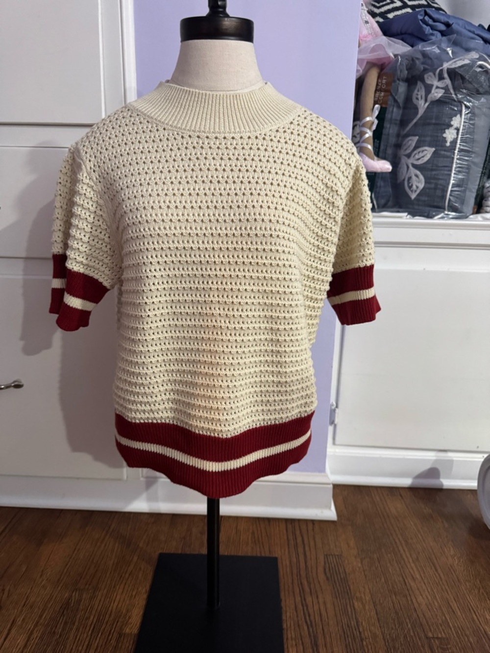 Kut from the Kloth Cream Knit Short Sleeve Sweater with Red Trim